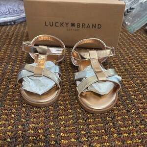 Lucky Brand Girl's Evie Metallic T-Strap Sandals